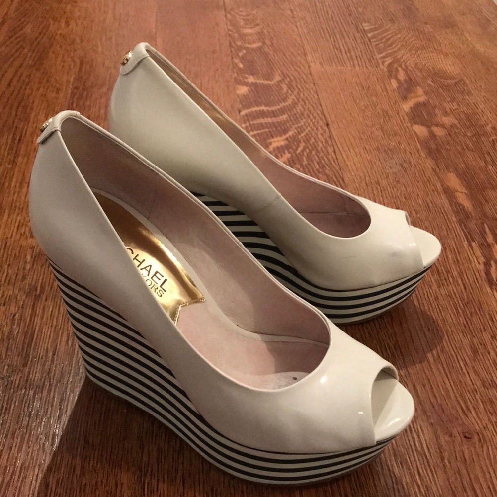 MICHAEL Michael Kors Patent leather wedge